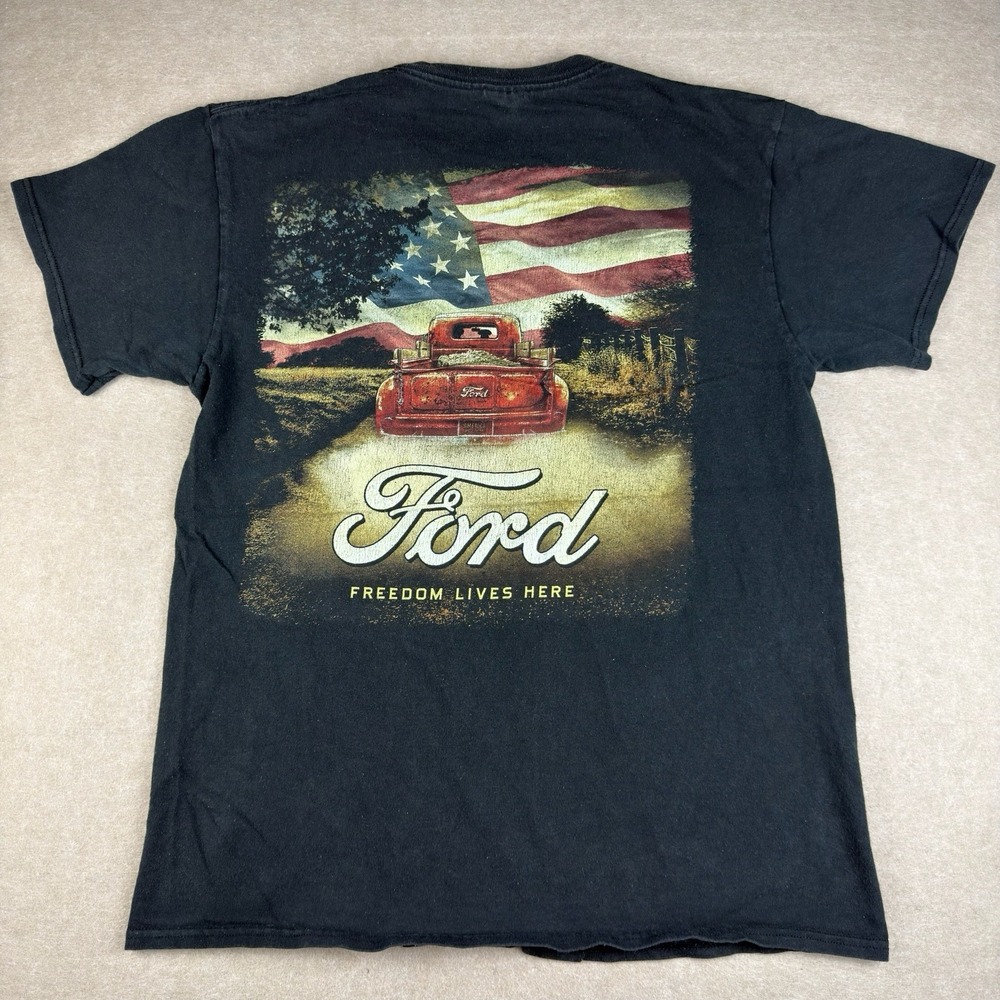 Ford Freedom Lives Here Black Statement‎ T-Shirt Men's Medium USA Flag Truck Tee